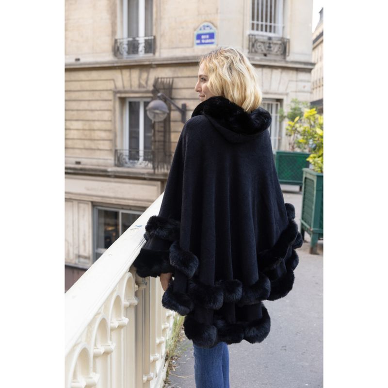 PO7790 Fuskepels prinsesse cape Onesize - sort 