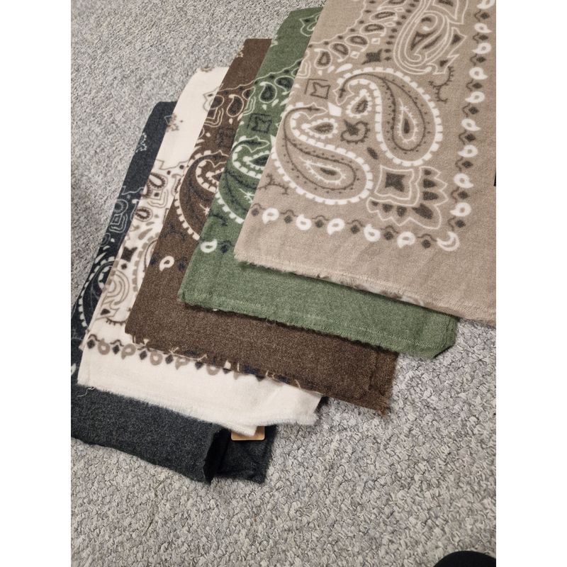 FA43036 Firkantet skjerf 100% ull - offwhite